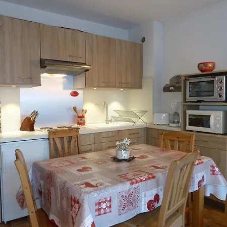 Apartment 6 Pers, Centre Village, 300m Ski, Parking, Balcon - Fr-1-304-114
